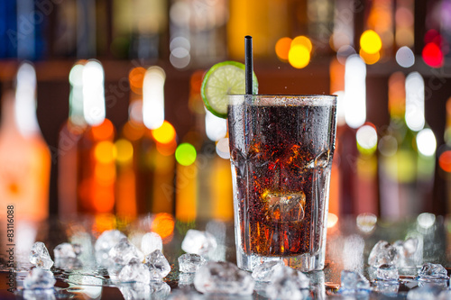Fotomural Vaso, cola, barra, escritorio