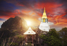 Unseen Wat Pra Bath Pu Pha Dang Temple Of Lampang Province, Nort