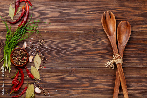 Obraz w ramie Various spices on wooden background