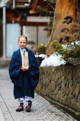 Canvas Print - Little girl wearing yukata