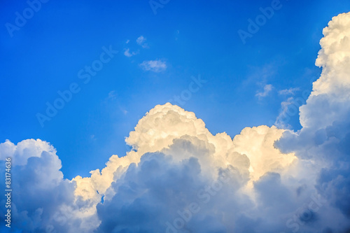 Naklejka dekoracyjna Clouds before storm