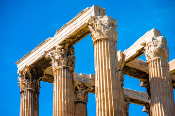 Canvas Print - Corinthian columns of Zeus temple in Greece