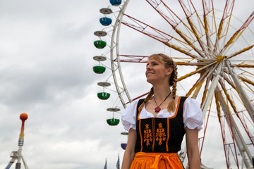 Wall Mural - Oktoberfest Frau Dirndl