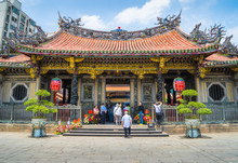 Tourist And Believers Come To Longshan Temple, Taiwan.