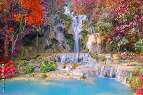 Fototapeta do kuchni Waterfall in rain forest (Tat Kuang Si Waterfalls at Luang praba