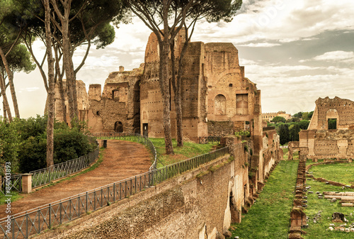 Fotografie, Obraz The ruins of the stadium of Domitian on the Palatine Hill in Rom