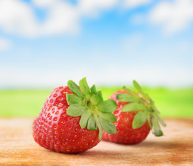 Canvas Print - Fresh ripe strawberries on  wooden board