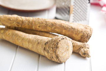 fresh horseradish root