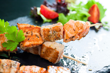 Wall Mural - Grilled tuna and salmon brochettes.