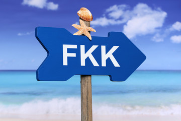 Sticker - FKK Strand am Meer in den Ferien im Sommer