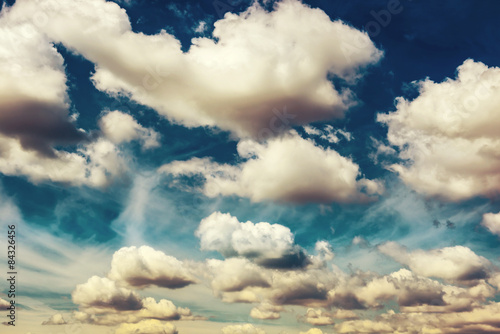 Nowoczesny obraz na płótnie White fluffy clouds on the blue sky