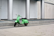 Motorroller am Straßenrand in Berlin