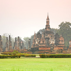 Wall Mural - Ancient architecture of Buddhist temples in Sukhothai Historical