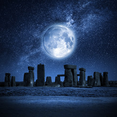 stonehenge full moon