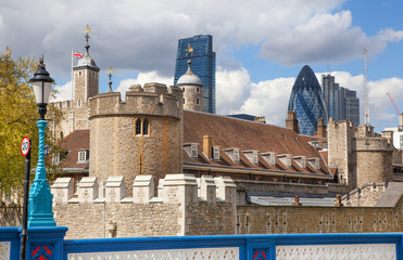 Poster - LONDON, UK - APRIL 30, 2015: Tower of London and modern  buildings of finance aria