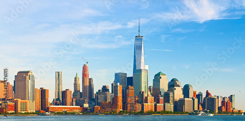 Plakat New York City, finansowych budynków biznesowych na Manhattanie w późnym latem po południu