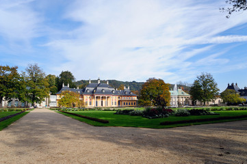 Wall Mural - Bergpalais mit barockem Lustgarten, Schloss Pillnitz