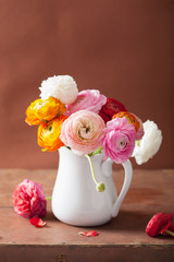 Fotomurales - beautiful ranunculus flowers in vase