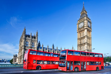 Fototapete - Big Ben with buses in London, England