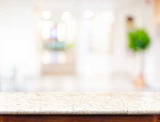 Leinwandbilder - Empty marble table top and blurred store bokeh light in backgrou