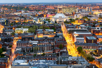 Fototapete - Liverpool skyline and Metropolitan cathedral