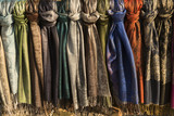 Fototapeta  - Pashminas de lana en diferentes colores.