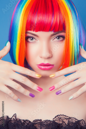Obraz w ramie beautiful woman wearing colorful wig