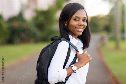 Fotografia female college student going to school