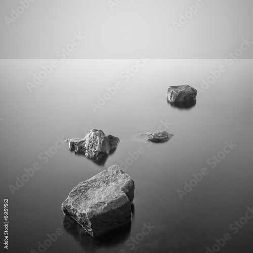 Obraz na płótnie canvas Minimalistyczny, mglisty krajobraz. 