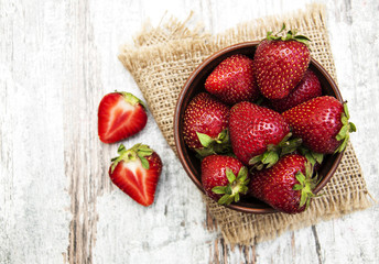 Wall Mural - Bowl with strawberries