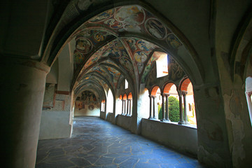 Italia,Trentino Alto Adige,Bressanone,chiostro.