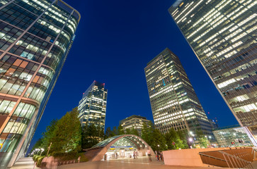 Canvas Print - Skyline of Canary Wharf at night, London