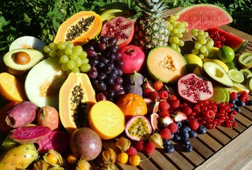  Fresh tropical fruits