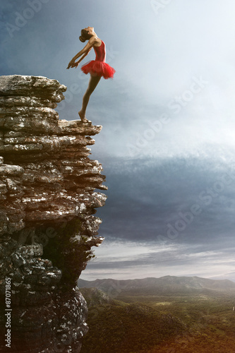 Ballet Dancer balances on a rock Lerretsbilde