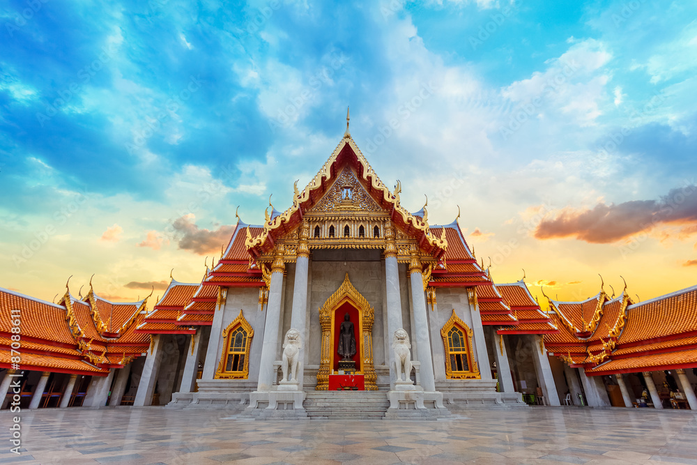 Wat Benchamabophit - the Marble Temple in Bangkok, Thailand  - obrazy, fototapety, plakaty 