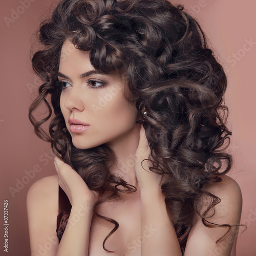 Naklejka - mata magnetyczna na lodówkę Healthy hair. Curly Hairstyle. Brunette girl model. Beautiful yo