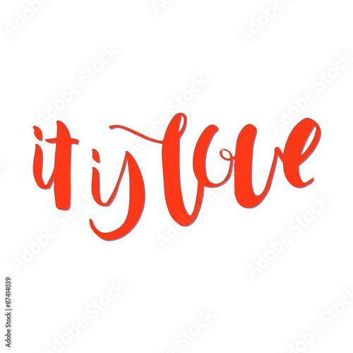 Pinturas sobre lienzo Es amor. dibujado mano única letras de la caligrafía.
