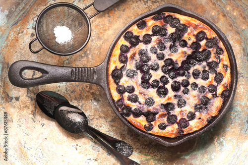 Naklejka na kafelki Cottage cheese casserole Cheesecake with blueberries. top view