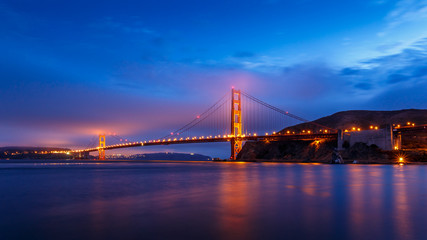 Wall Mural - San Francisco Golden Gate Bridge at night