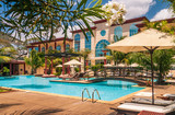 Fototapeta Sawanna - Swimmign pool of a luxury hotel