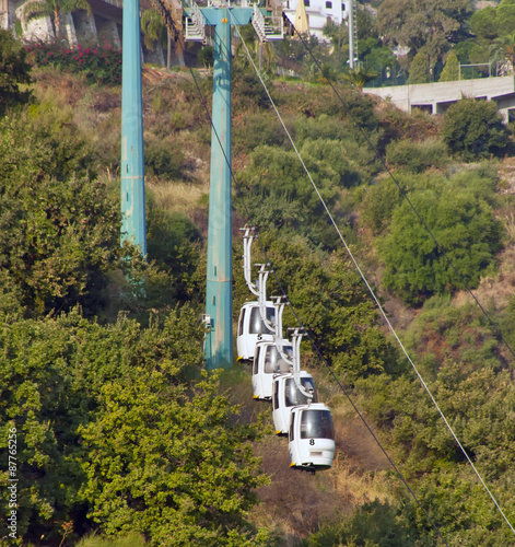 Seilbahn In Taormina Sizilien Italien Kaufen Sie Dieses Foto Und Finden Sie Ahnliche Bilder Auf Adobe Stock Adobe Stock