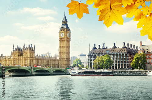 Fototapeta na wymiar autumn leaves and Big Ben, London