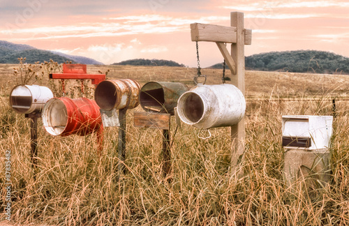 Milchkannen Als Briefkasten In Australien Kaufen Sie Dieses Foto Und Finden Sie Ahnliche Bilder Auf Adobe Stock Adobe Stock