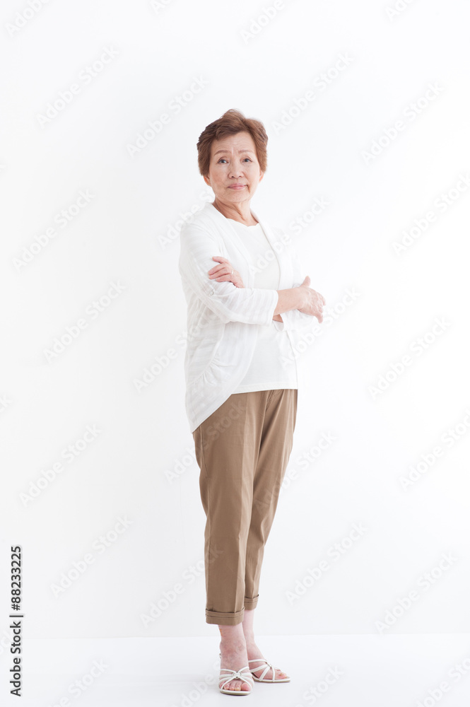 スタジオで撮影したシニアの女性の全身ポーズ 3225 Catalogo スタジオで撮影したシニアの女性の全身ポーズ 3225 Catalogo