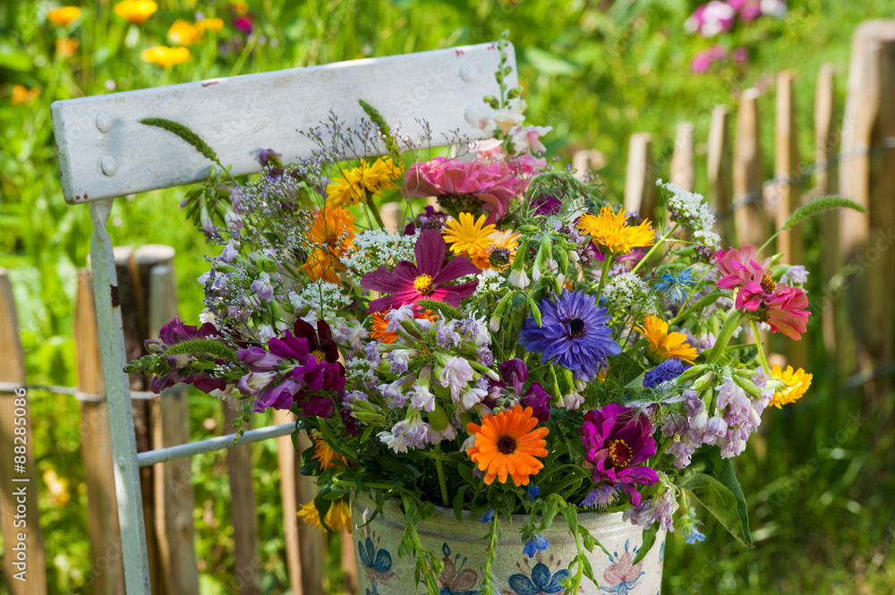 Bunter Sommerblumenstrauß Stock Photo