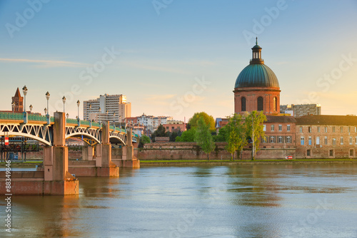 Fotografie, Obraz Toulouse - Hôpital de La Grave et Pont Saint-Pierre