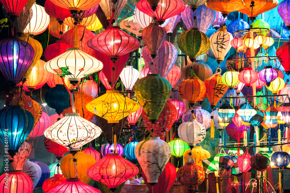 Traditional lanterns shop at night, Hoi An old town, UNESCO World Heritage Site, Vietnam. - obrazy, fototapety, plakaty 