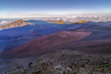 Canvas Print - The colorful, otherworldly terrain of Haleakala Crater at sundown on Maui, Hawaii