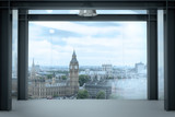 Fototapeta Londyn - interior space of modern empty office interior with london city