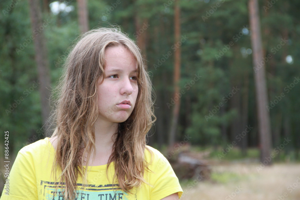 Maedchen Schulmaedchen Wald Ficksahne
